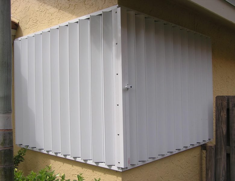 accordion-shutters-corner